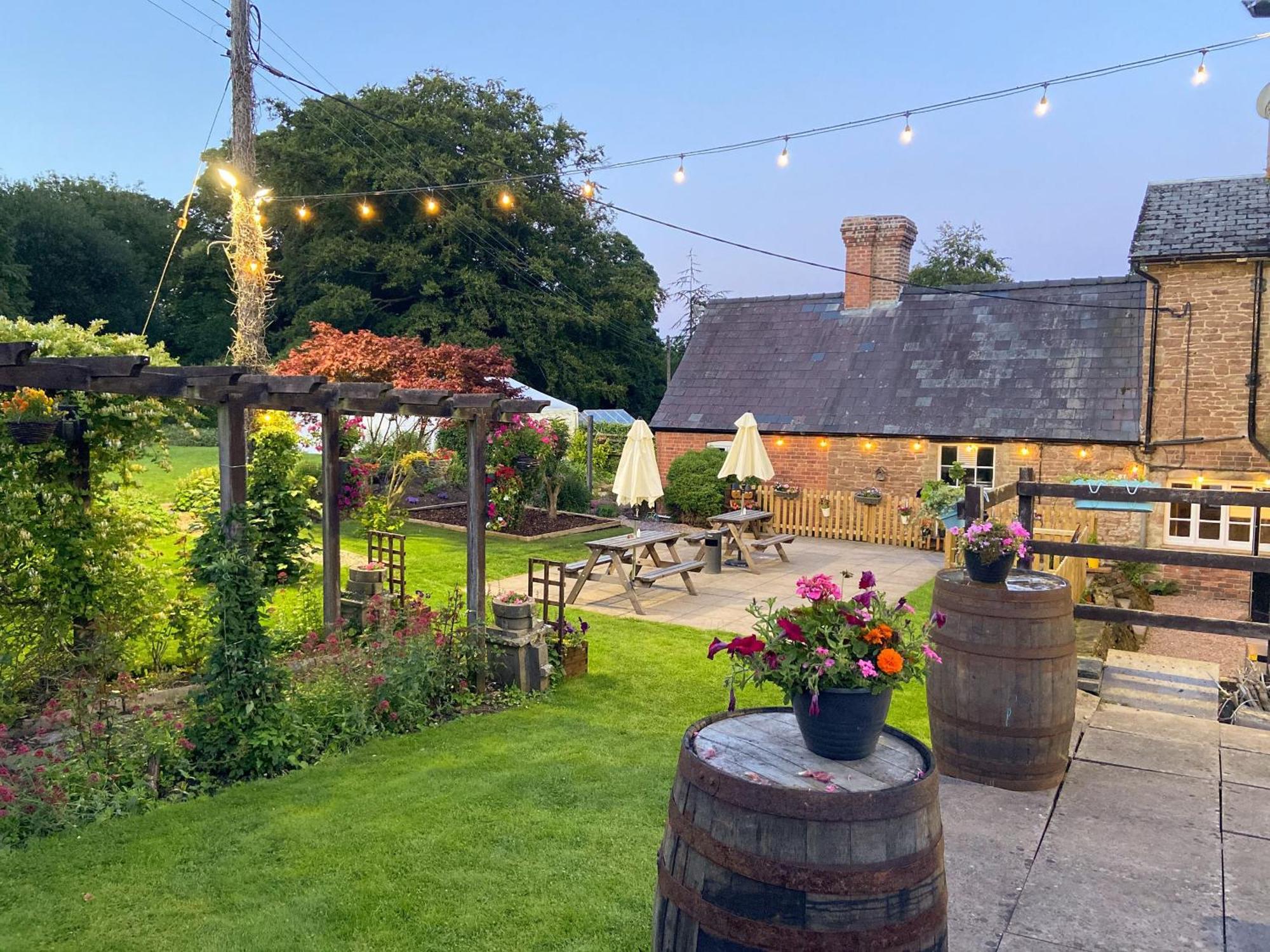 The Boyne Arms Cottage Burwarton Exterior photo